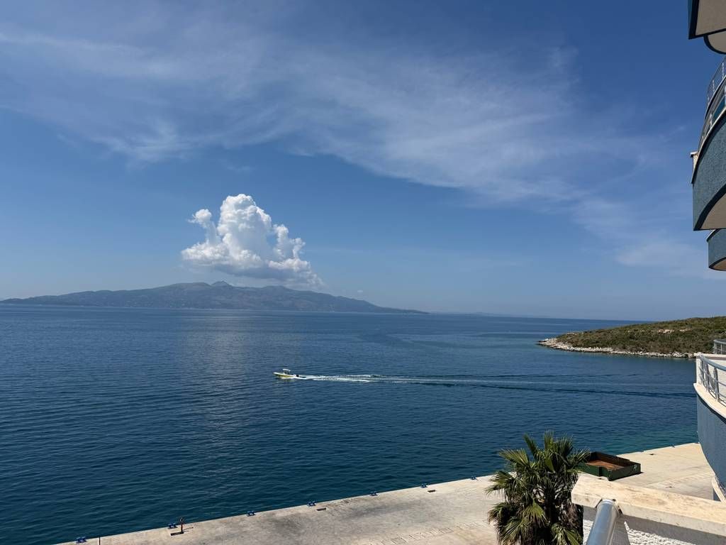 VENDIAMO APPARTAMENTO CON VISTA APERTA SUL MARE + POSTO AUTO, SARANDE