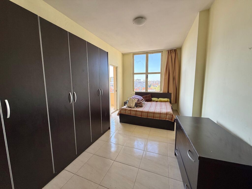 Shitet apartament 2+1