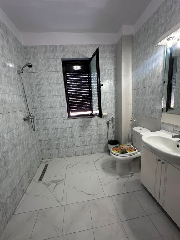 Jepet Me Qera Apartament 2+1+1 Ballkon