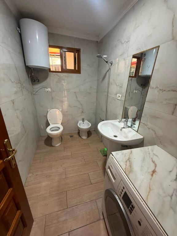 Apartament 2+1 per qera Laprake !
