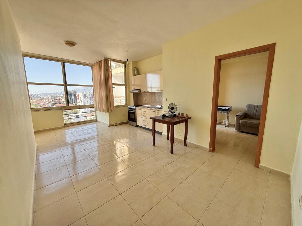 Shitet apartament 2+1