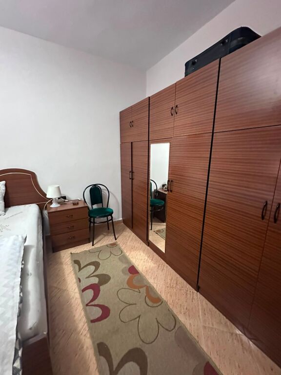Jepet Me Qera Apartament 2+1+1 Ballkon