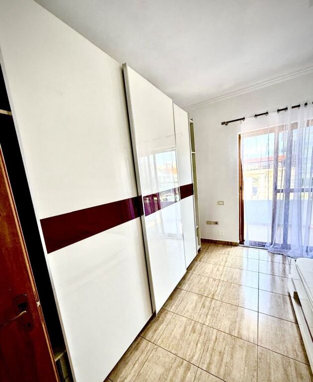 Affitto | Apartament 3 + 1 | Autostrada Tiranë–Durrës | 600 €/mese