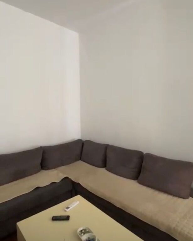 Affittasi Appartamento 2+1+1 con Balcone