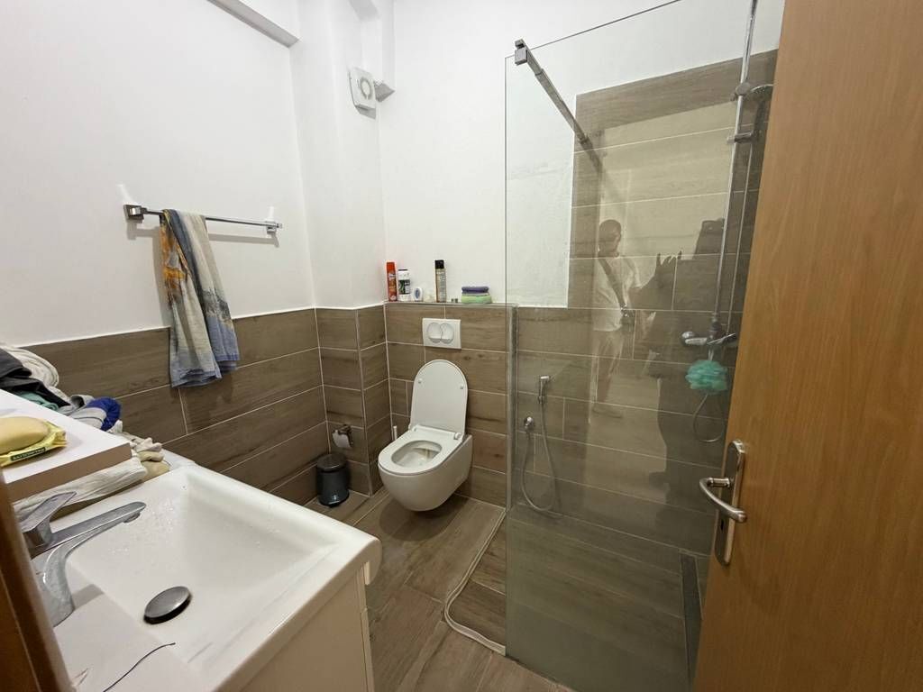 VENDIAMO APPARTAMENTO CON VISTA APERTA SUL MARE + POSTO AUTO, SARANDE
