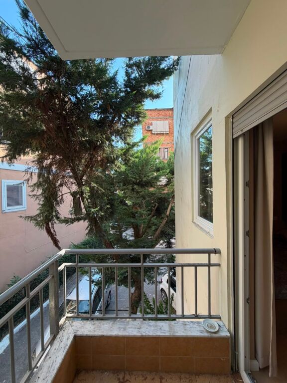 Affitto | Apartament 1 + 1 | Brryli | 500 €/mese