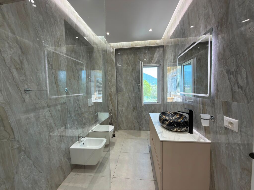 APARTAMENT 2+1+2 ME POST PARKIMI | ME QIRA | LIQENI I FARKËS