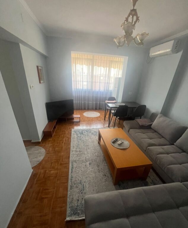 Qera | Apartament 1 + 1 | Xhamlliku | 450 €/muaj