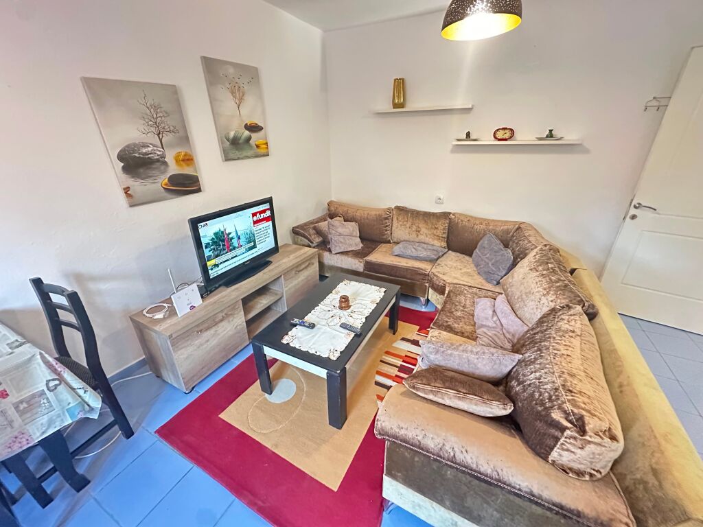 Jepet Me Qera Apartament 1+1+1 Ballkon