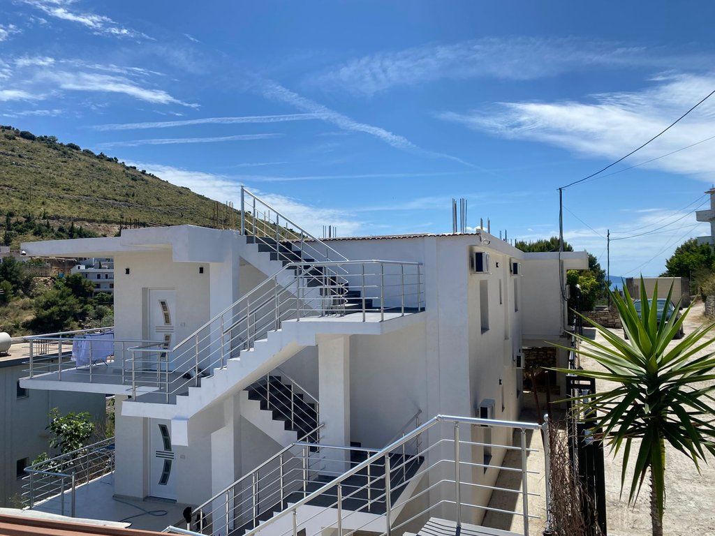 GJASHTE, SARANDE, SELLING VILLA