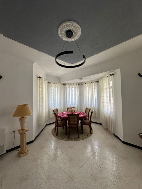 Qera | Vilë 2 + 1+ Post Parkimi | Qytet Studenti | 600 €/muaj