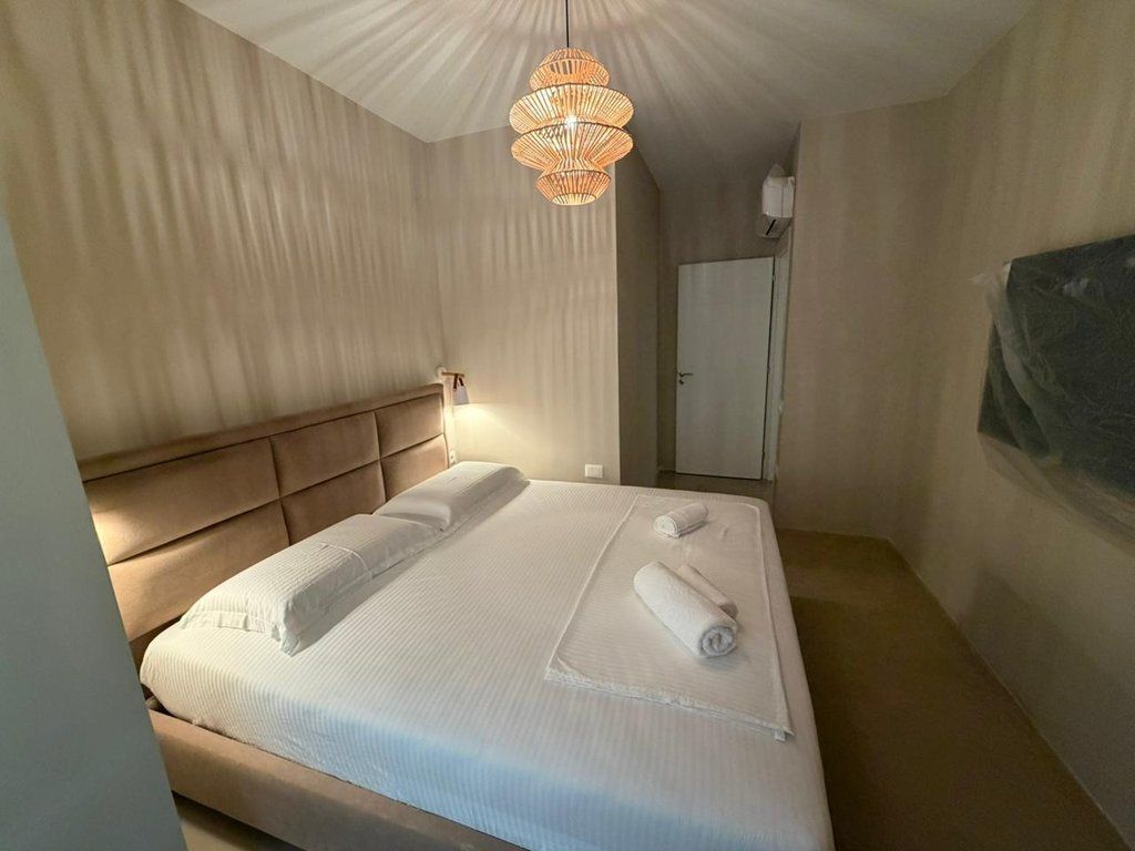 SARANDE, DIETRO L'HOTEL BUTRINT, VENDIAMO APPARTAMENTO 3+1 INVESTITO