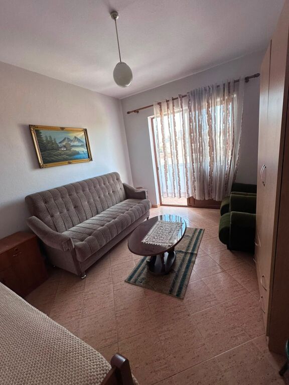 Jepet Me Qera Apartament 2+1+1 Ballkon