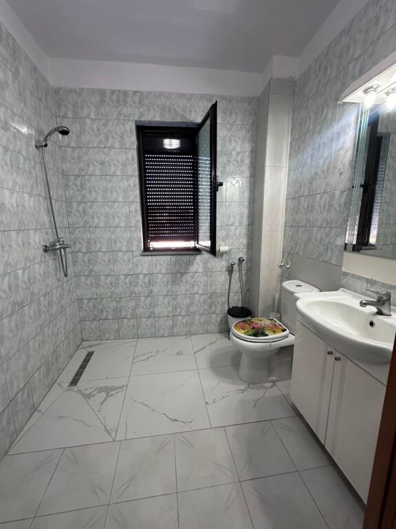 Jepet Me Qera Apartament 2+1+1 Ballkon