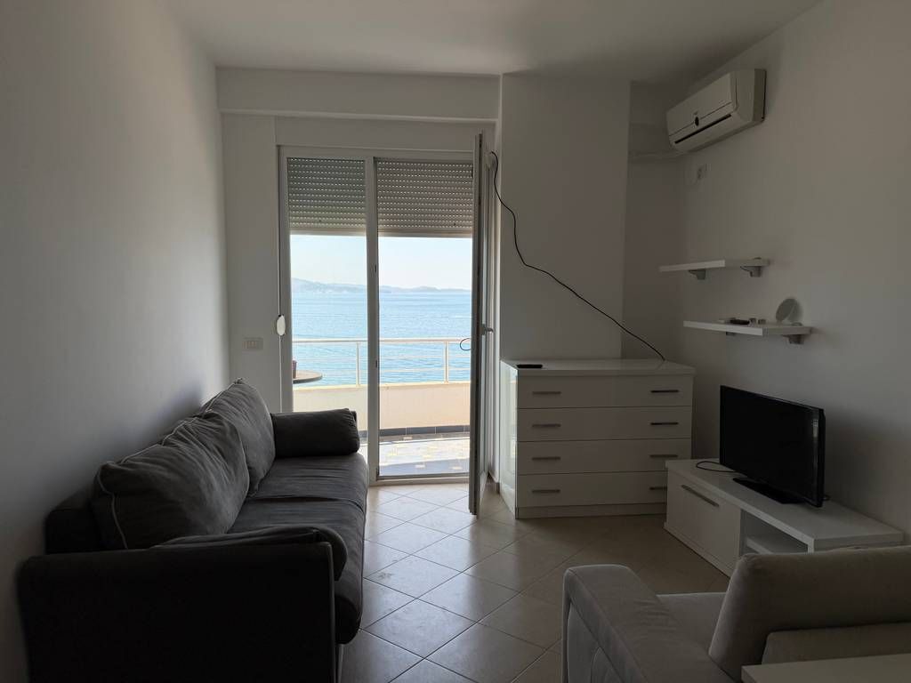 VENDIAMO APPARTAMENTO CON VISTA APERTA SUL MARE + POSTO AUTO, SARANDE