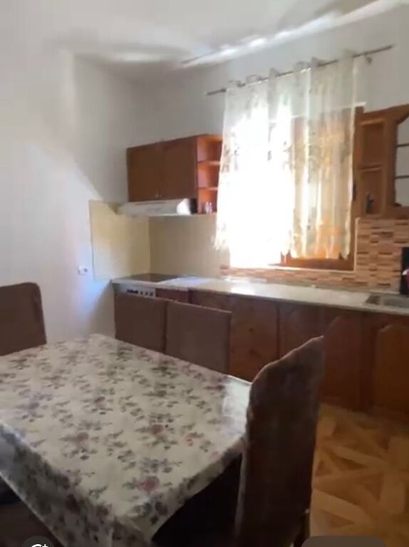 Affittasi Appartamento 2+1+1 con Balcone