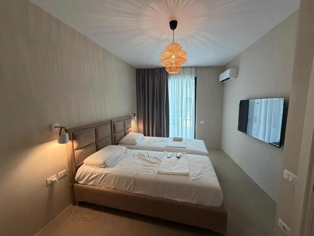 SARANDE, DIETRO L'HOTEL BUTRINT, VENDIAMO APPARTAMENTO 3+1 INVESTITO