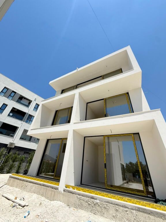 APPARTAMENTO 1+1 IN VENDITA A RADHIME, VLORE