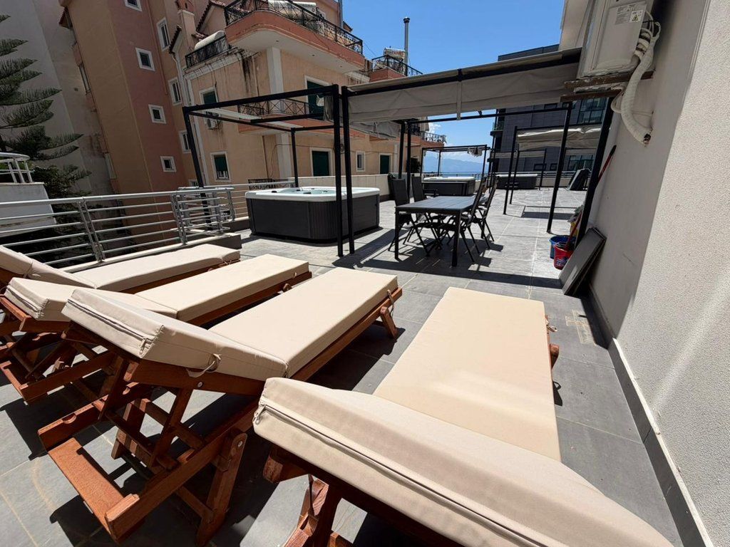 SARANDE, DIETRO L'HOTEL BUTRINT, VENDIAMO APPARTAMENTO 3+1 INVESTITO
