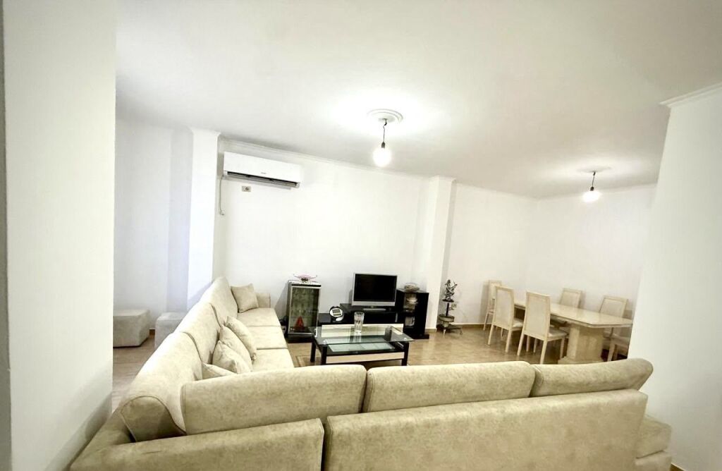 Affitto | Apartament 3 + 1 | Autostrada Tiranë–Durrës | 600 €/mese