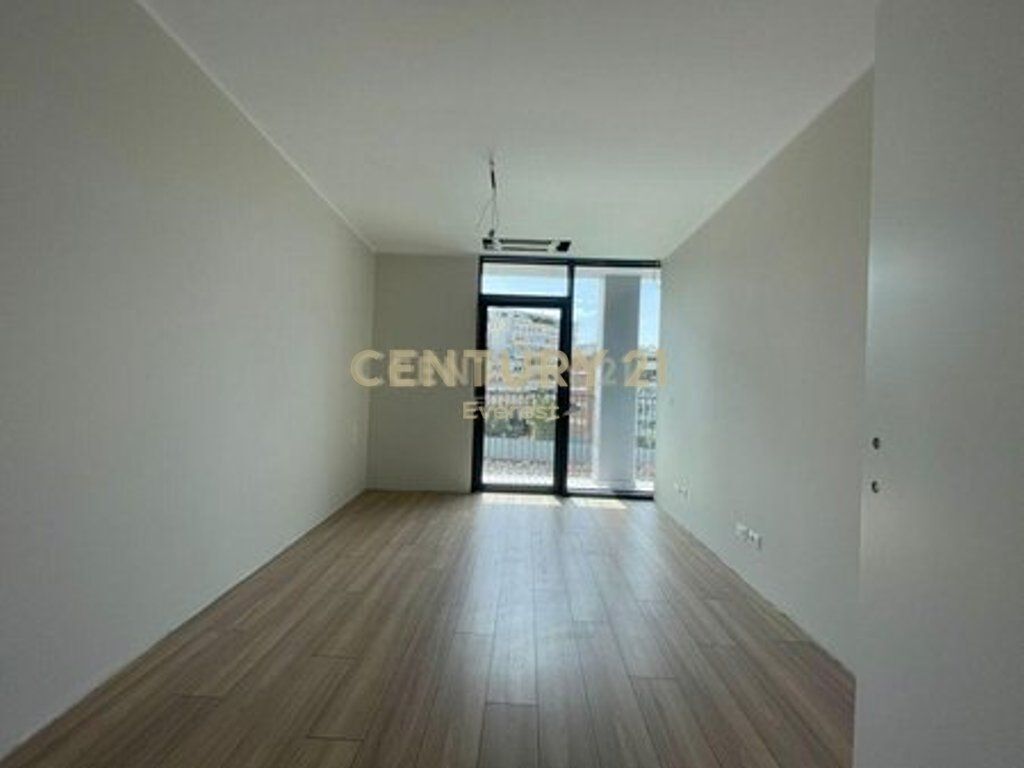 LAKE VIEW, APARTMENT FOR RESIDENTIAL OR OFFICE 2+1+2+PARKING FOR RENT!