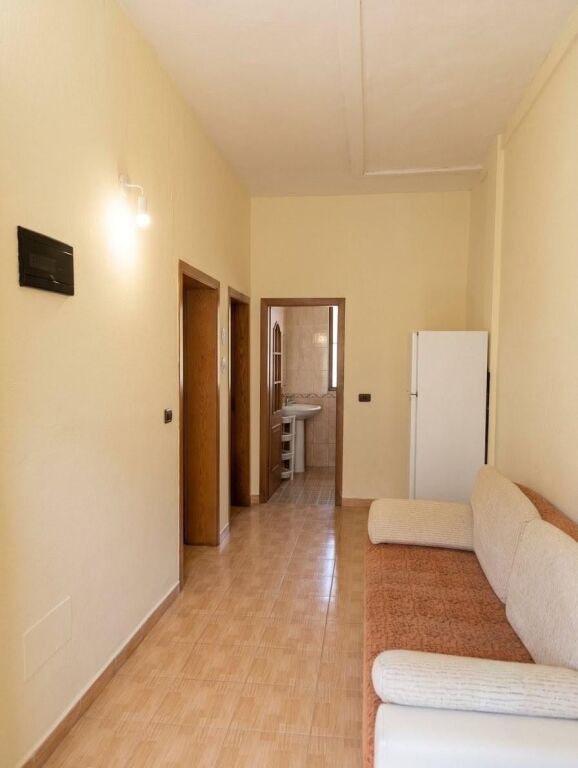 APARTAMENT 1+1. 30000 LEKE.QYTET STUDENTI