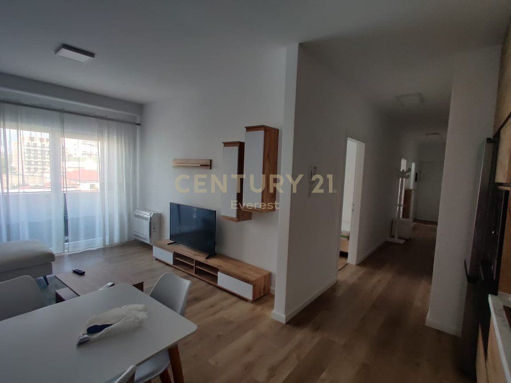 Hipoteka, Apartament 2+1+2 per Qira !