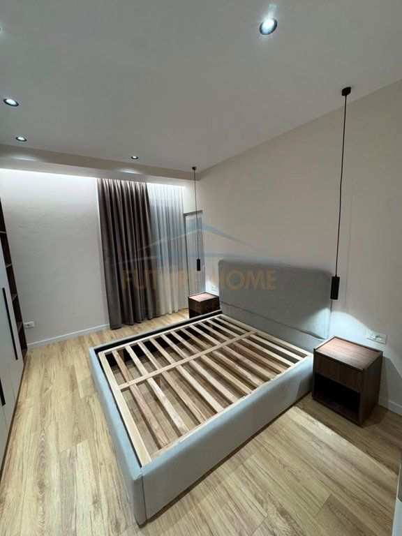 SHES APARTAMENT 1+1,UNAZA E RE,TIRANE