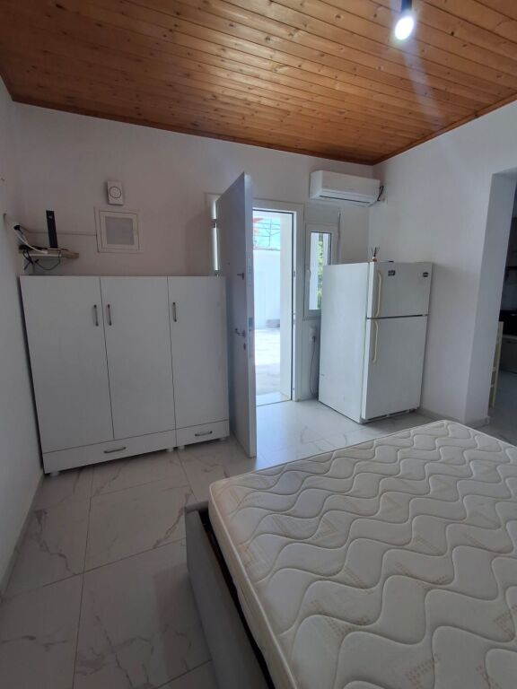 🏡 Monolocale in affitto a lungo termine – Rruga e Re, Vlorë 🌊