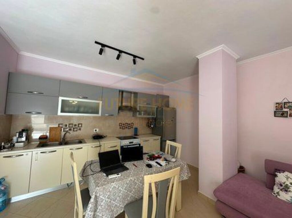 In vendita, Appartamento 2+1, Fresku, Tirane.