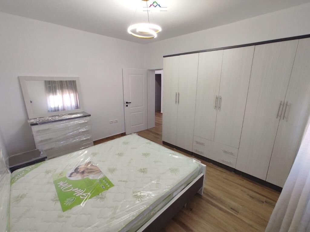 Appartamento In Affitto 2+1 In Via Kongresi i Manastirit (ID B221202) Tirana.