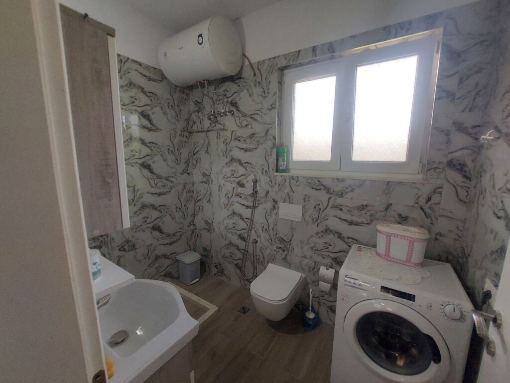 Rent | Shtëpi private 2 + 1 | Spitali Amerikan 2 | 500 €/month