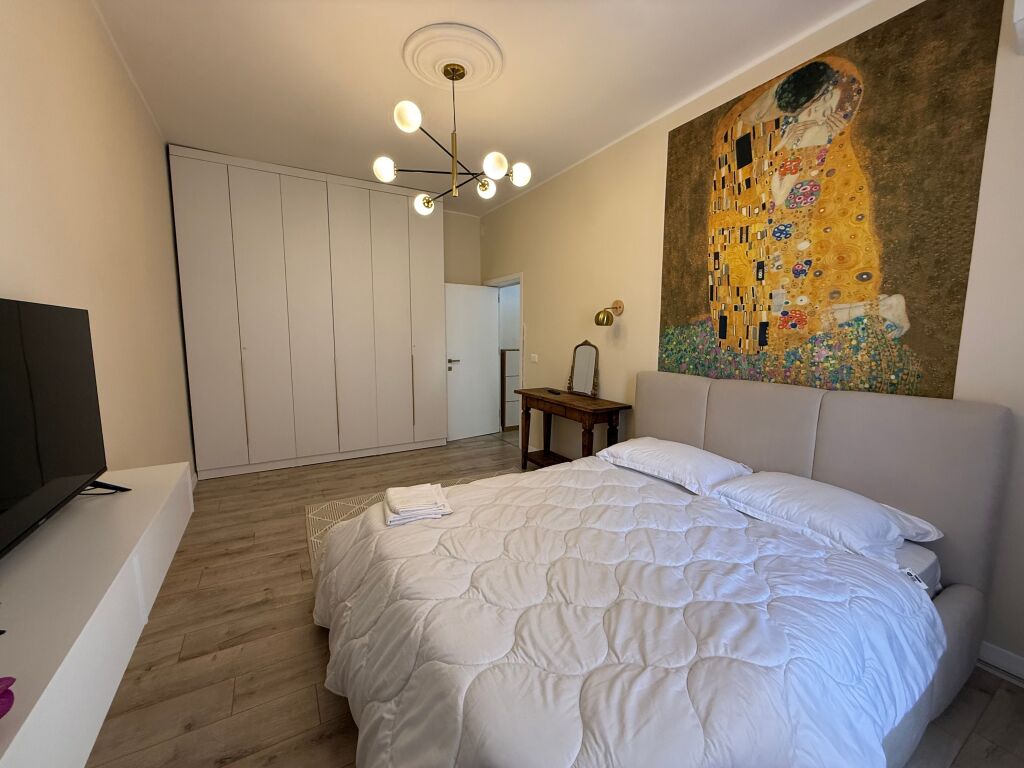 Apartment 2+1 for sale in the Ish Blloku area