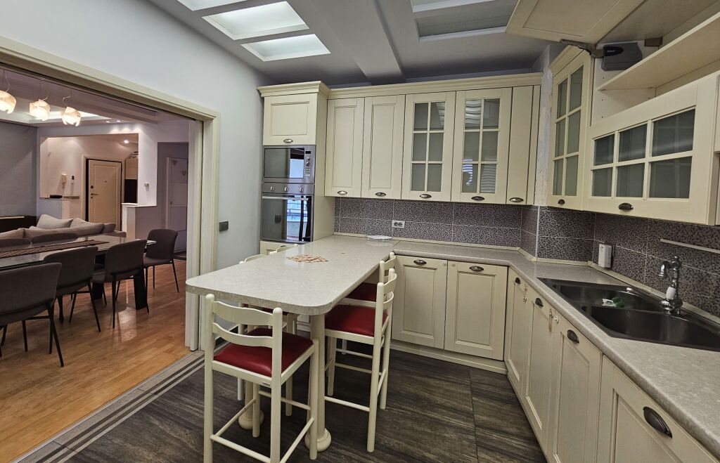 📌 SHITET APARTAMENT 2+1+2 – MYSLYM SHYRI