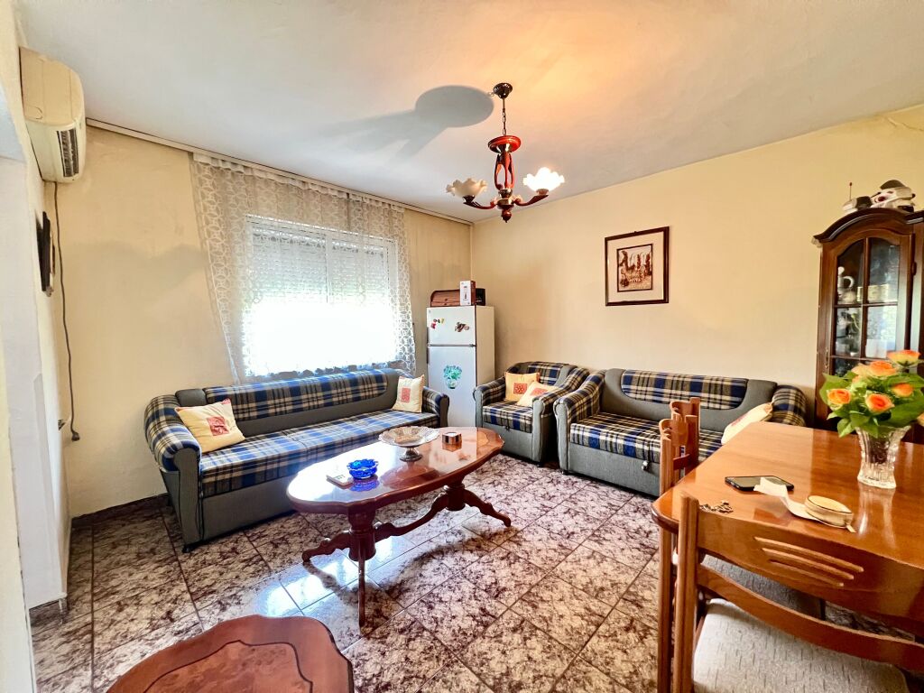 JEPET ME QERA APARTAMENT 2+1 RRUGA IRFAN TOMINI