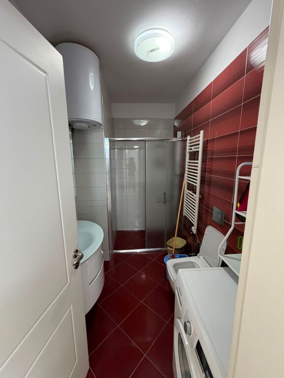 Jepet me qira apartamet prane Casa Italias