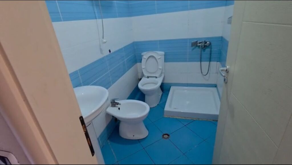Jepet me qera Apartamenti Bosh 2+1 , Astir perballe Viles L 350 mije leke te vjetra