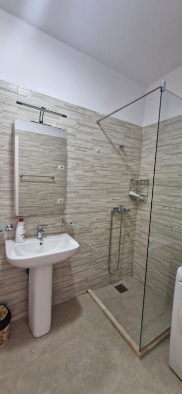 Qera | Shtëpi private 1 + 1 |Rruga e Dibres | 500 €/muaj