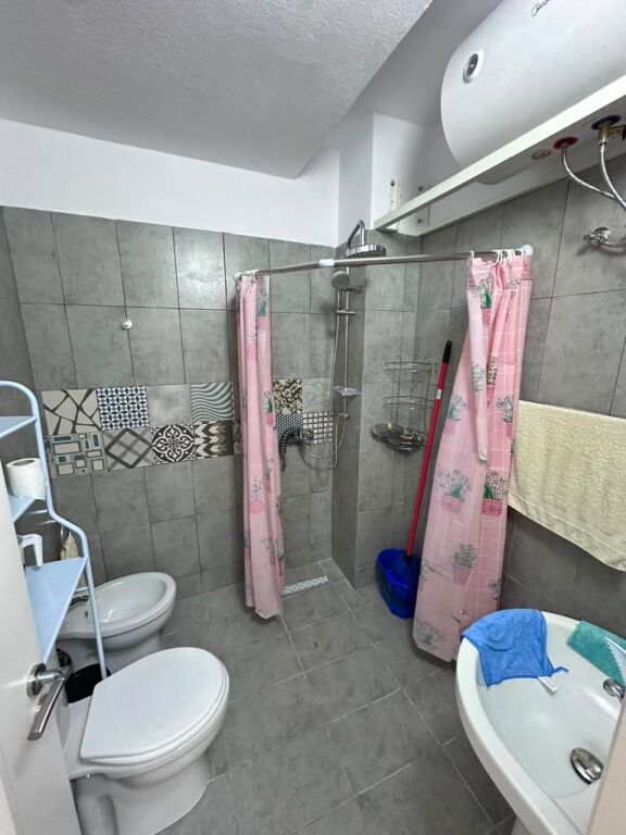 JEPET ME QERA APARTAMENT 2+1 NE ZONEN E VOLLGES, DURRES