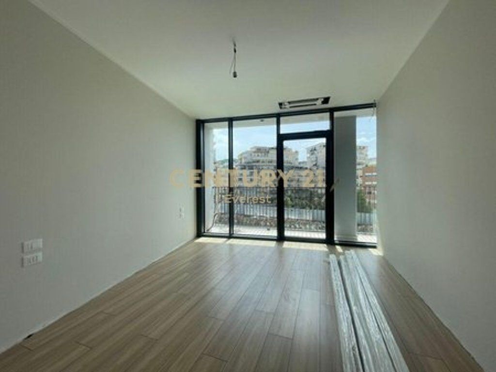 LAKE VIEW, APARTMENT FOR RESIDENTIAL OR OFFICE 2+1+2+PARKING FOR RENT!