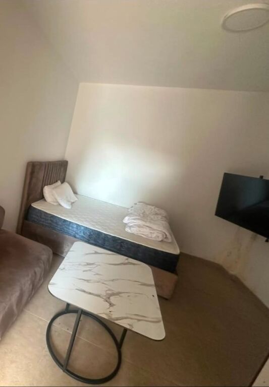 GARSIONERE 28000 LEKE.TREGU USHQIMOR,PALLATI ME SHIGJETA