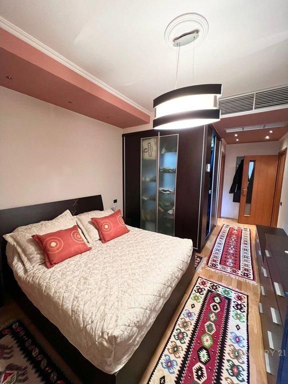 SHITET APARTAMENT ME VERANDE TEK GARDA