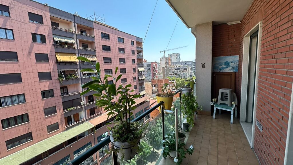 Apartament 3+1 me qira ne Qender