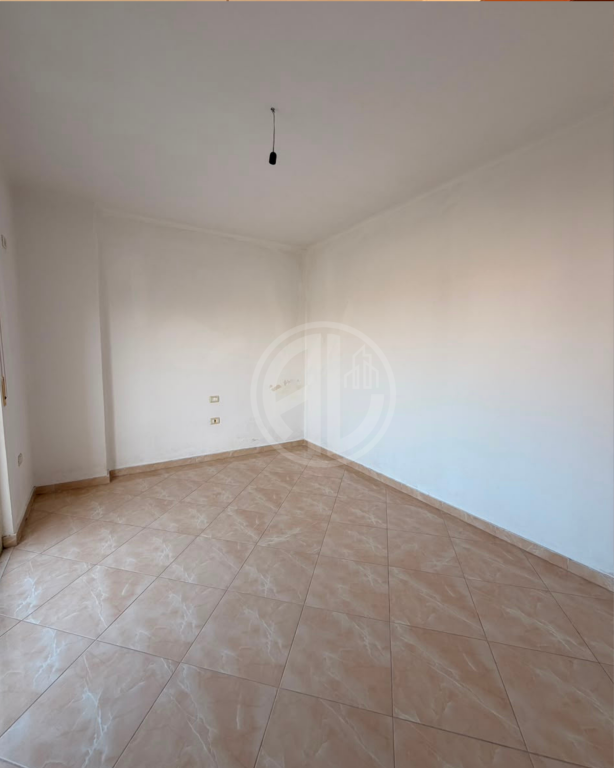 Shitet Apartament 2+1 me Super Verandë dhe Pamje nga Deti – Plazh, Durrës