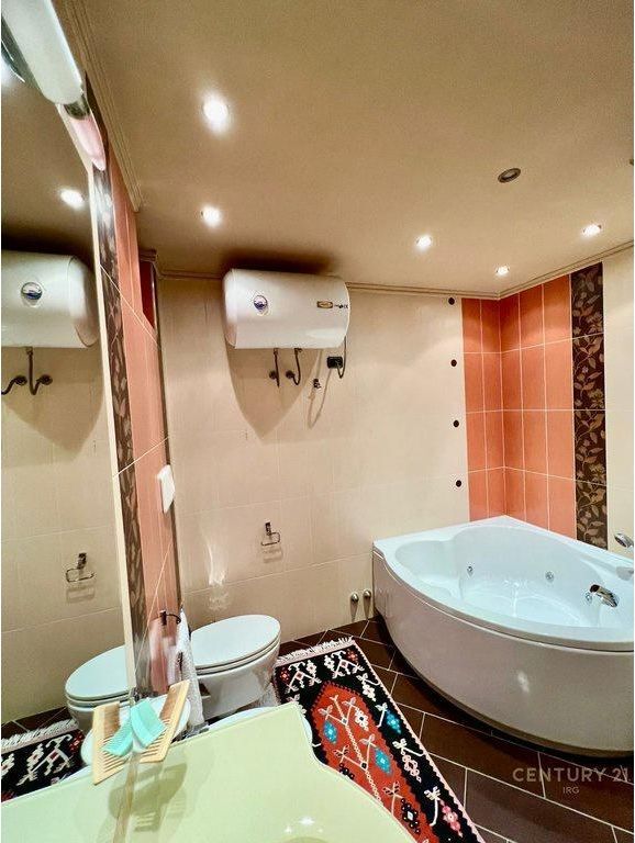 SHITET APARTAMENT ME VERANDE TEK GARDA