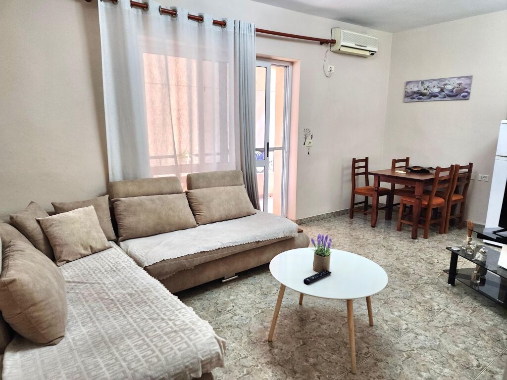 **For Rent: 1+1 + Separate Kitchen (City Center – Plaza, Behind the Museum), 4th Floor, with Elevator – Furnished, 2 Air Conditioners | €600/Month**