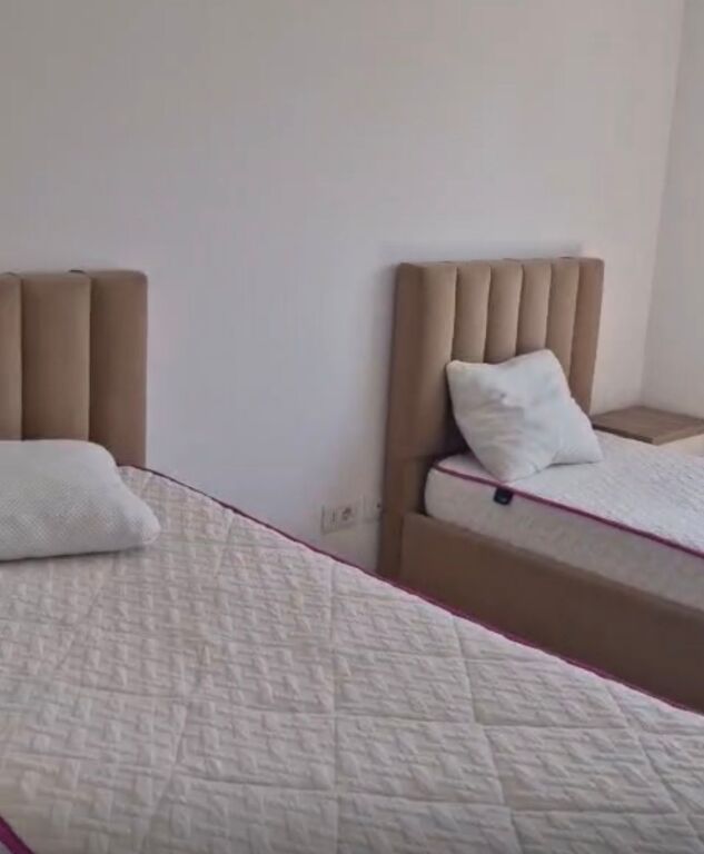 Apartment 1+1 for rent near the United School!