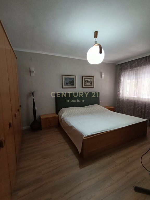 Apartament 2+1 me qera- Ish Bllok!