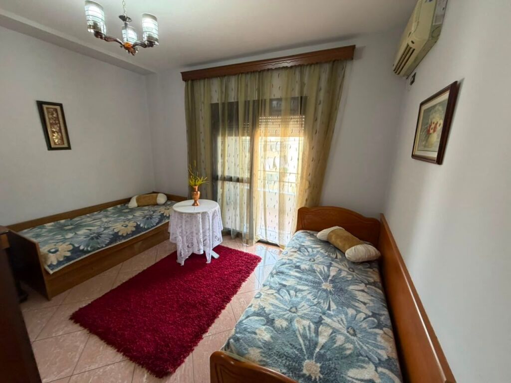 🏡 Jepet me qira apartament 2+1+2  📍 Rruga e Kavajës, Rr. Islam Alla💰 Çmimi: 80.000 lekë/muaj