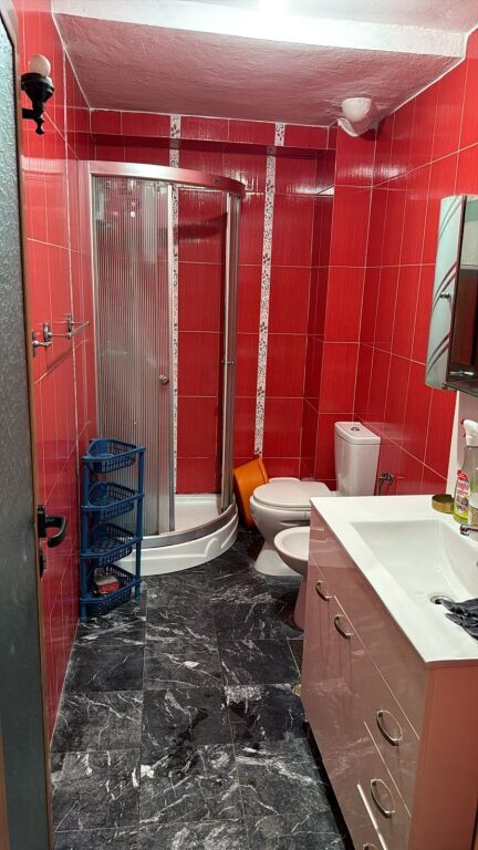 🏡 Jepet me Qira Apartament 2+1 – Kryqëzimi i 21 Dhjetorit
